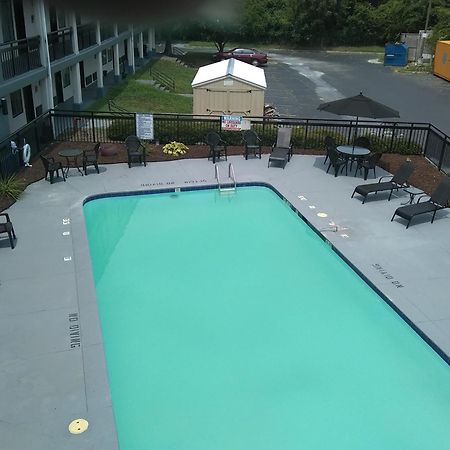 Clarion Pointe - Greensboro Coliseum Area Ngoại thất bức ảnh