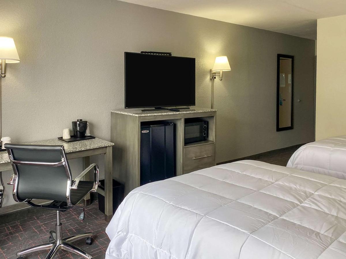 Clarion Pointe - Greensboro Coliseum Area Ngoại thất bức ảnh