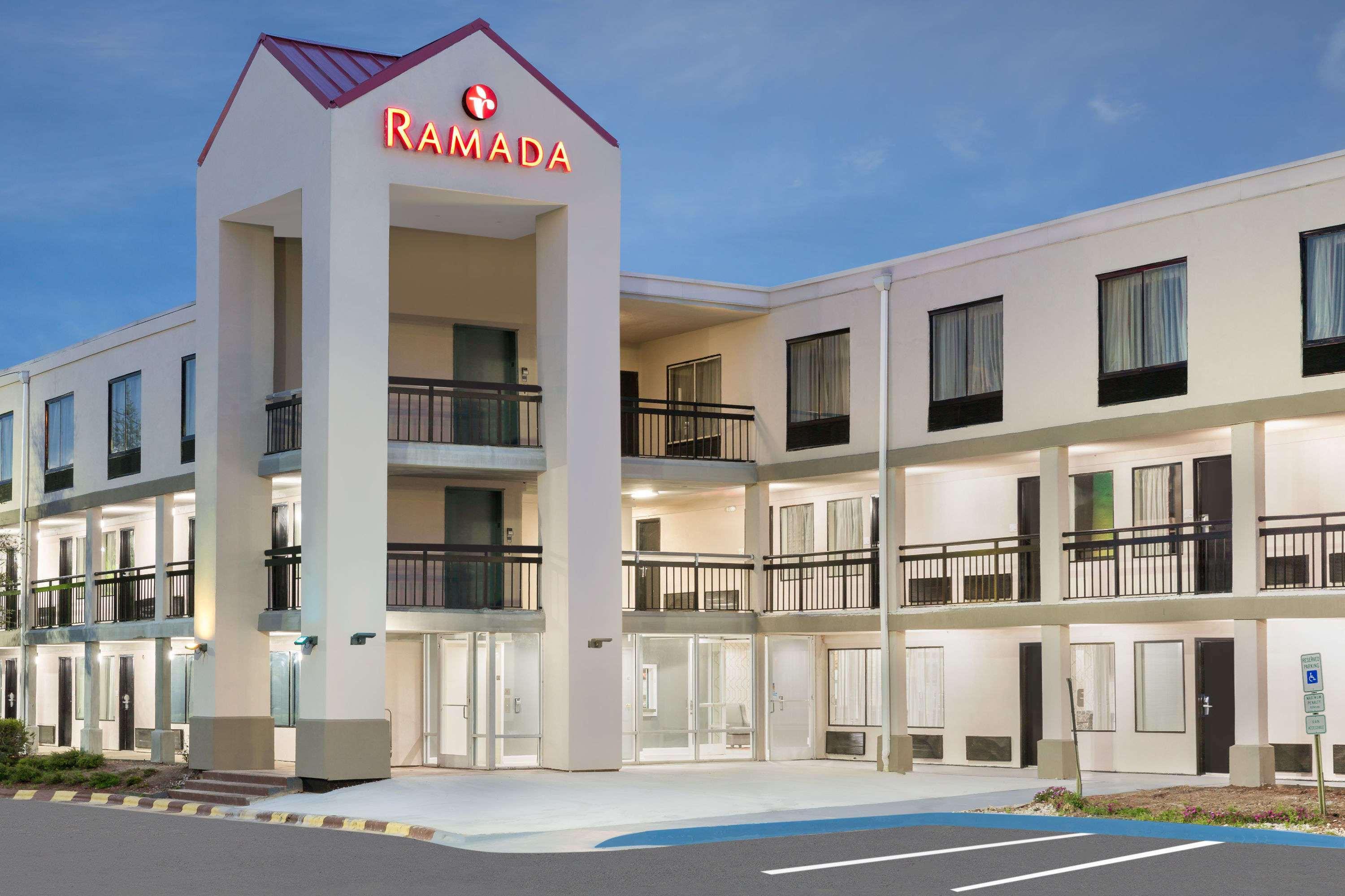 Clarion Pointe - Greensboro Coliseum Area Ngoại thất bức ảnh