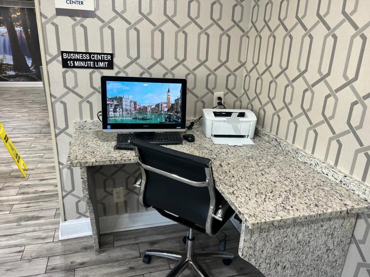 Clarion Pointe - Greensboro Coliseum Area Ngoại thất bức ảnh