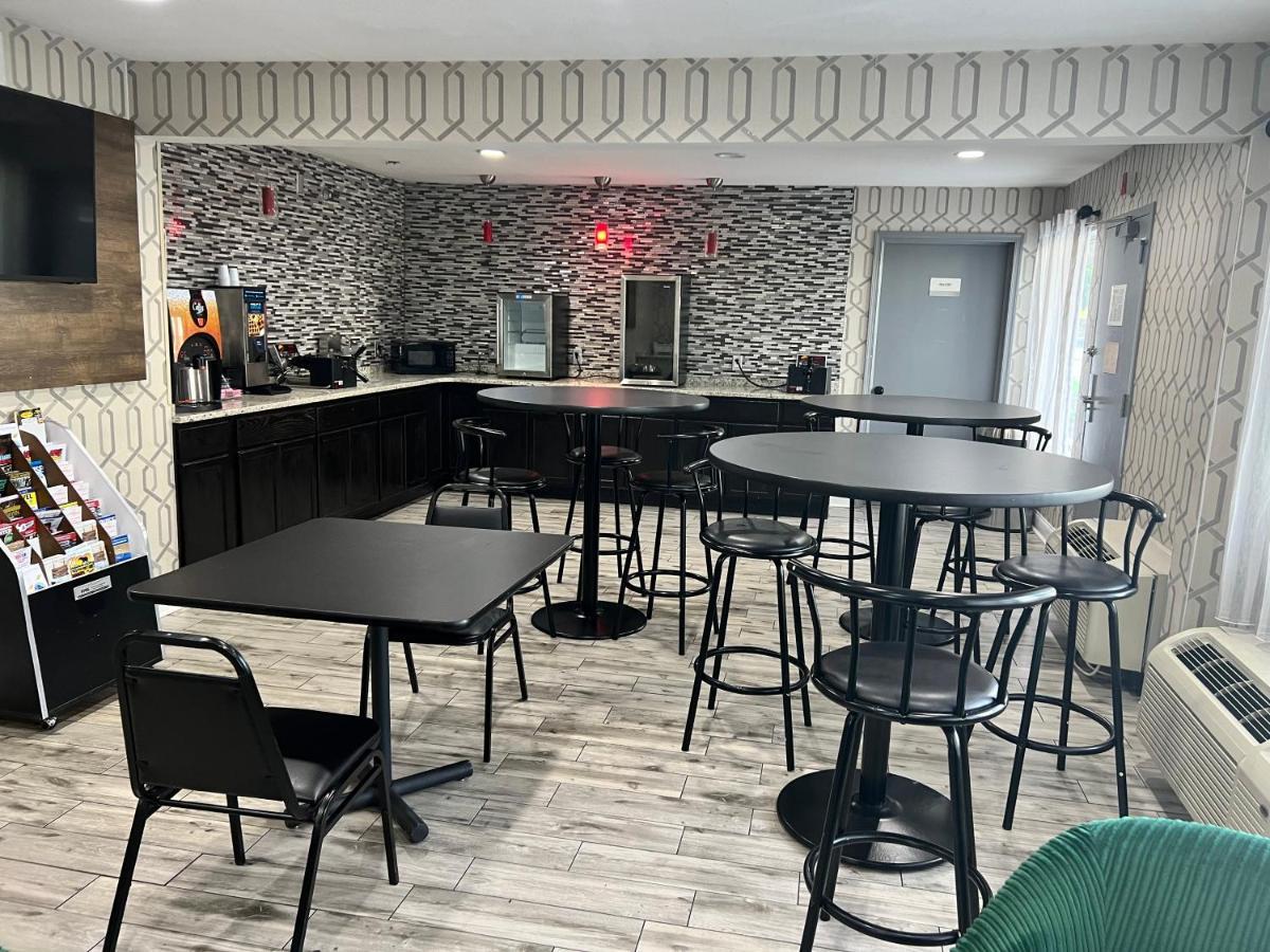 Clarion Pointe - Greensboro Coliseum Area Ngoại thất bức ảnh