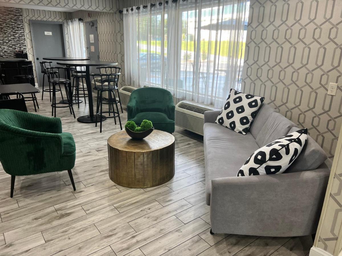 Clarion Pointe - Greensboro Coliseum Area Ngoại thất bức ảnh