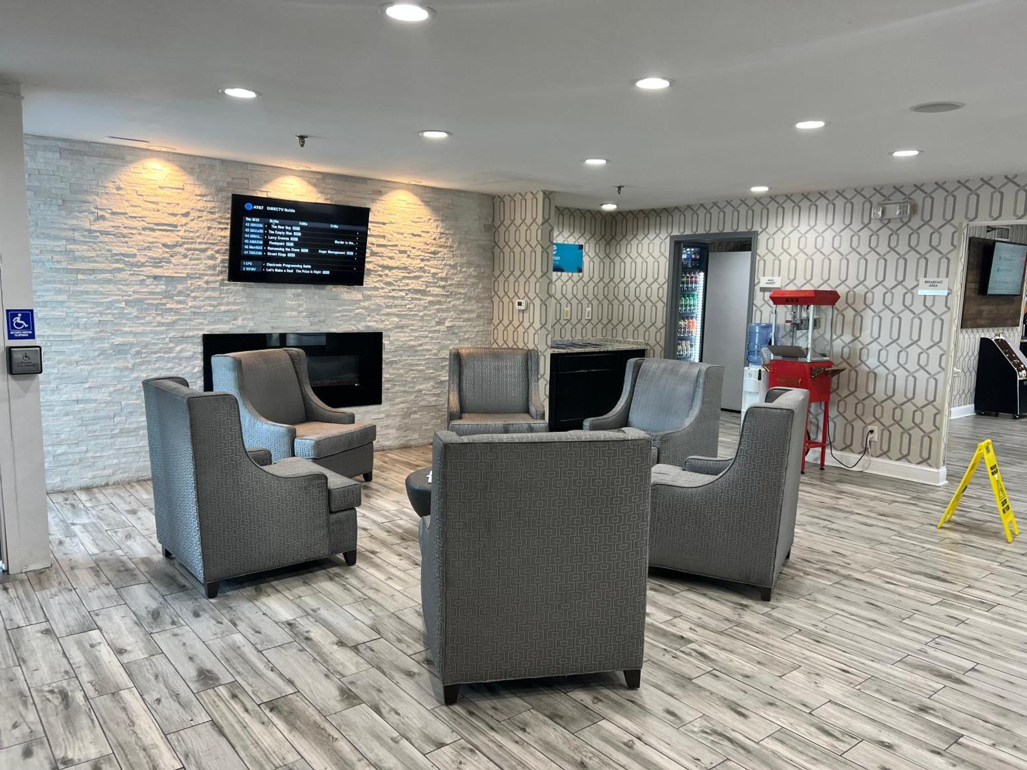 Clarion Pointe - Greensboro Coliseum Area Ngoại thất bức ảnh