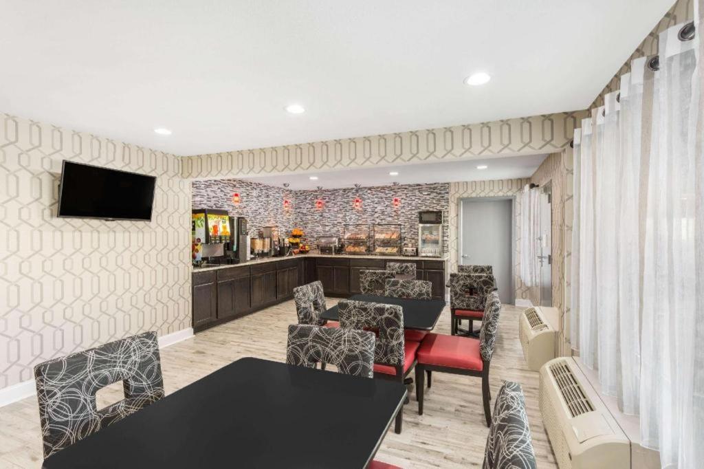 Clarion Pointe - Greensboro Coliseum Area Ngoại thất bức ảnh