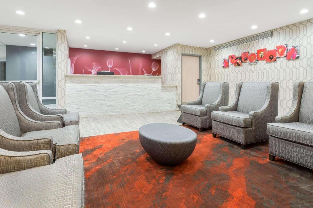 Clarion Pointe - Greensboro Coliseum Area Ngoại thất bức ảnh