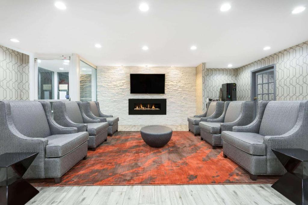 Clarion Pointe - Greensboro Coliseum Area Ngoại thất bức ảnh