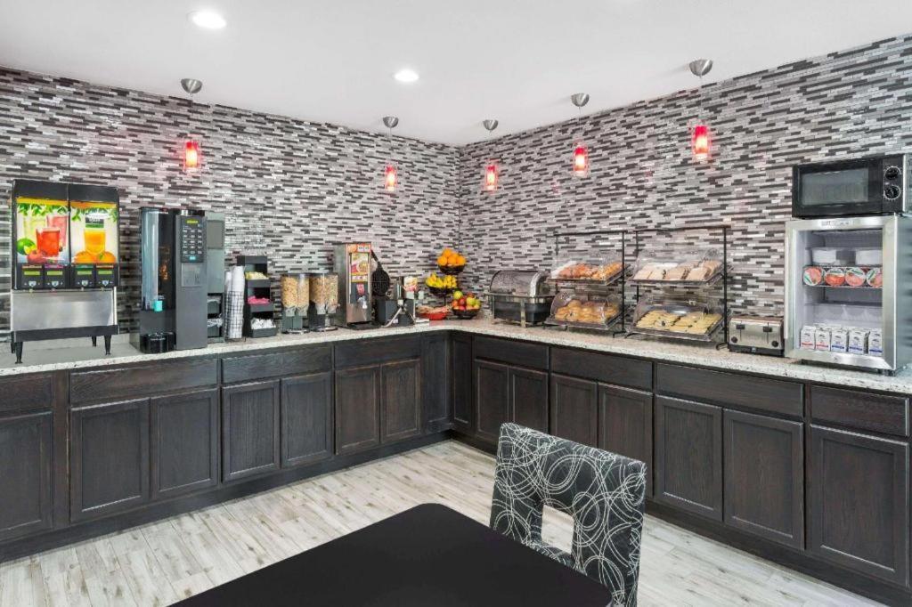 Clarion Pointe - Greensboro Coliseum Area Ngoại thất bức ảnh