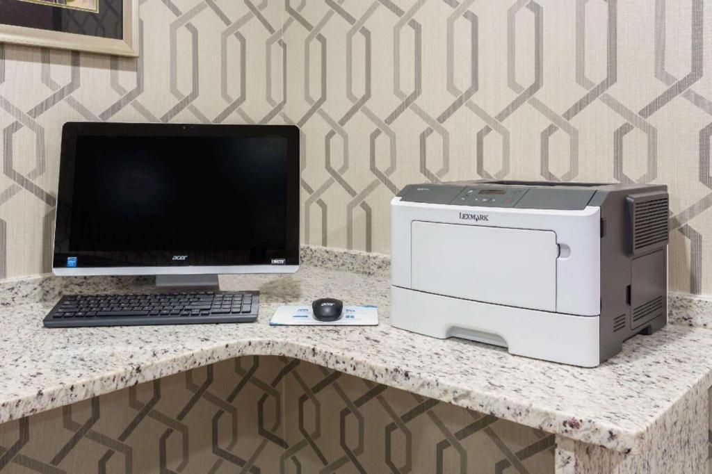 Clarion Pointe - Greensboro Coliseum Area Ngoại thất bức ảnh